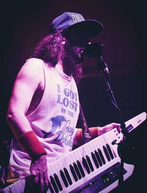 Alestomr Live in Lav